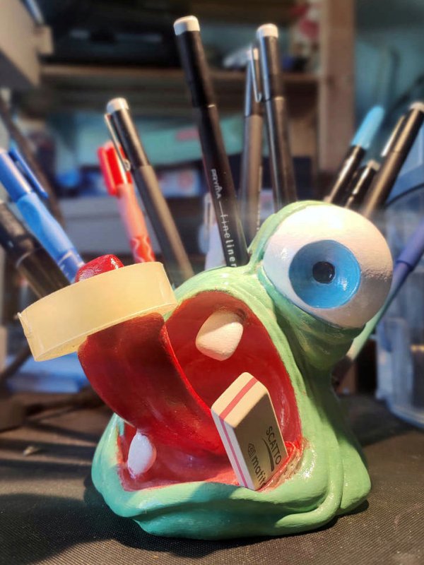 Un raffinato portapenne.